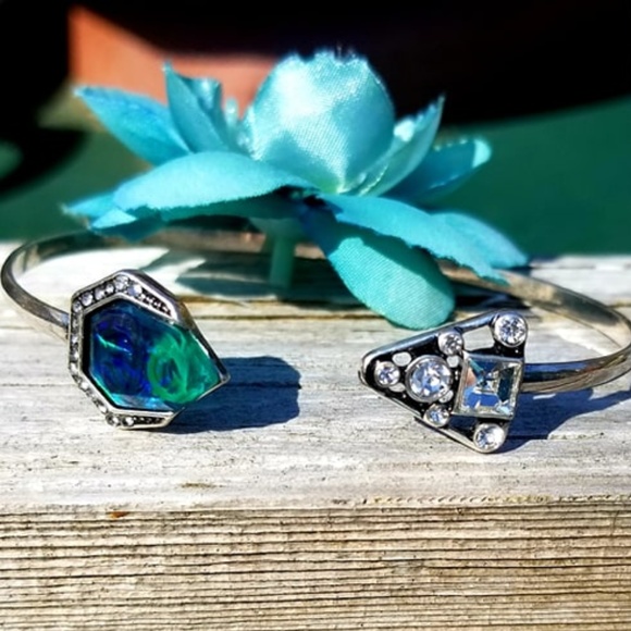 Crystal Arrow | Silver | Gem Wrap BRACELET - Picture 2 of 8